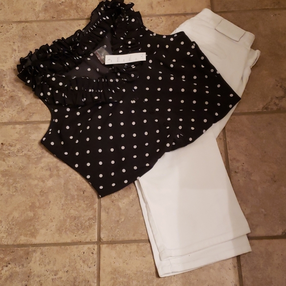 SPENSE SLEEVELESS TOP/ BLACK AND WHITE - Picture 6 of 6